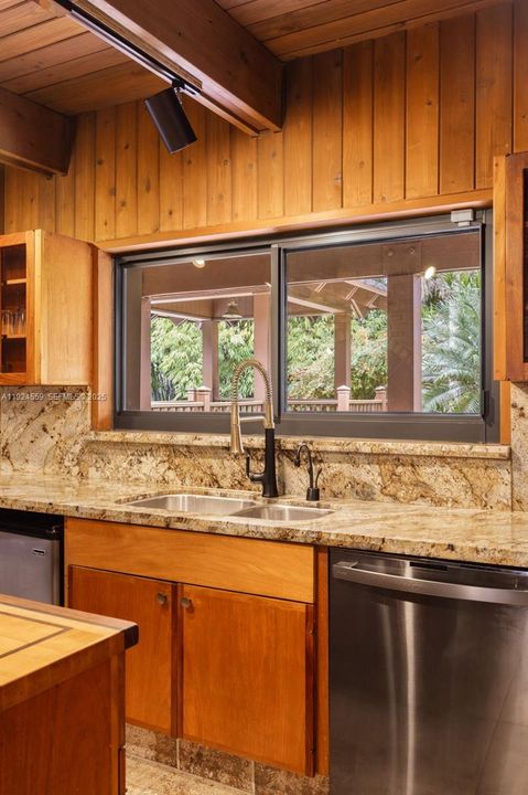 For Sale: $3,250,000 (3 beds, 3 baths, 4318 Square Feet)