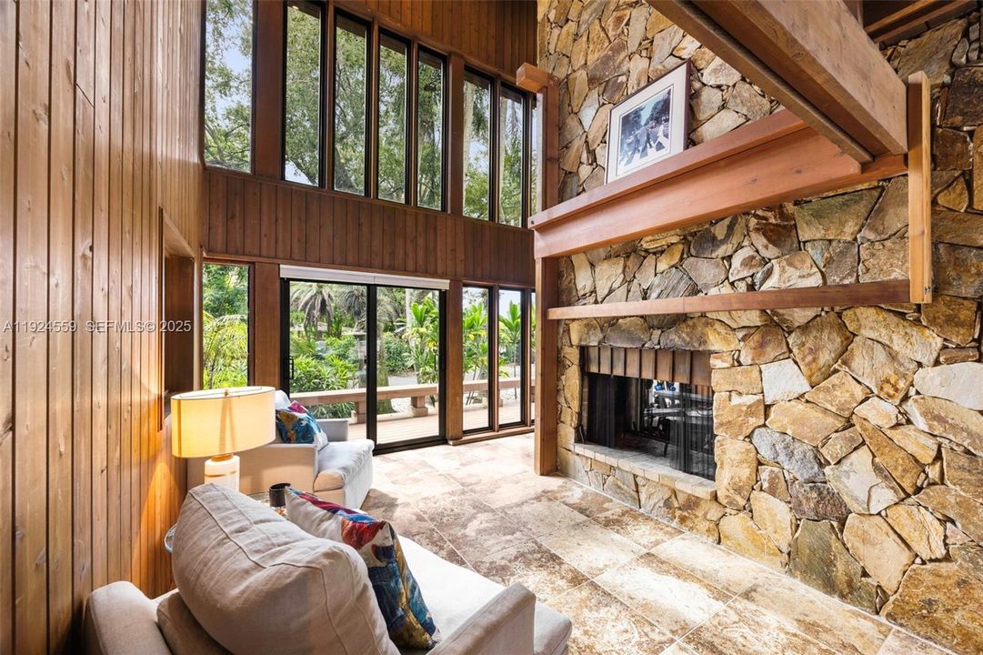 For Sale: $3,250,000 (3 beds, 3 baths, 4318 Square Feet)