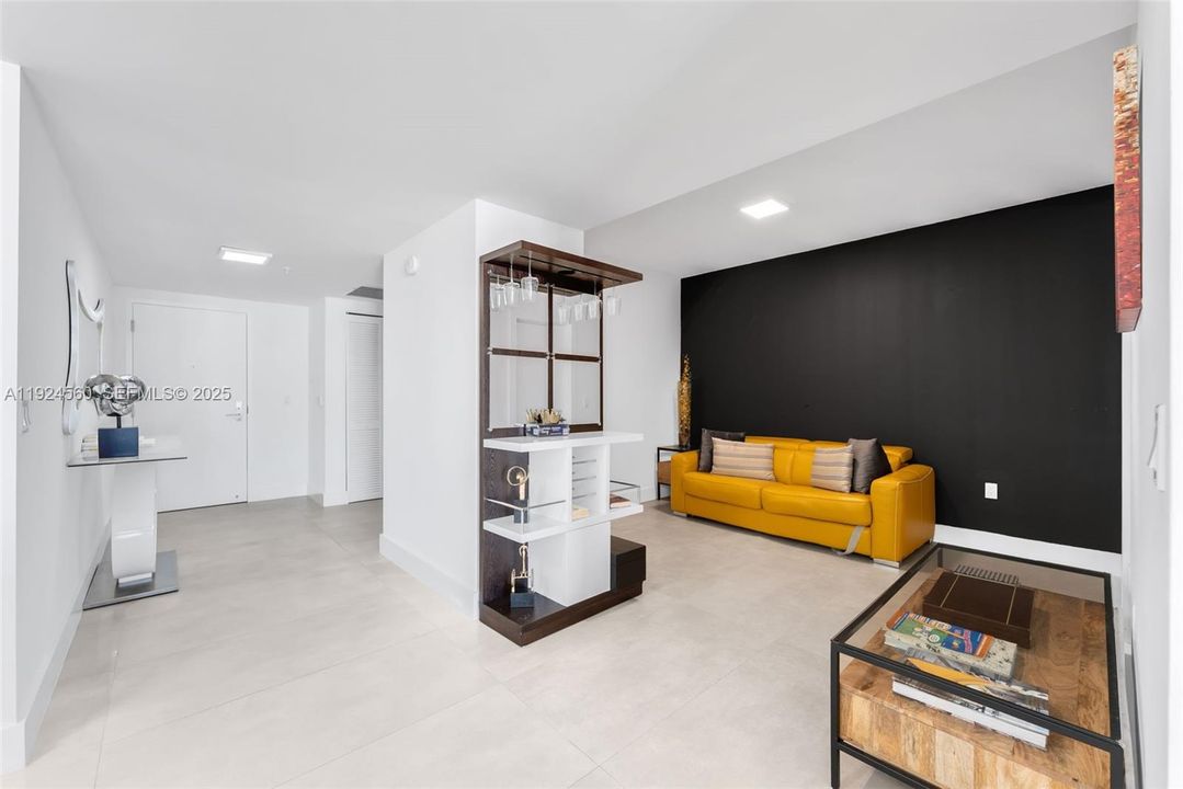 For Rent: $6,700 (3 beds, 3 baths, 1524 Square Feet)