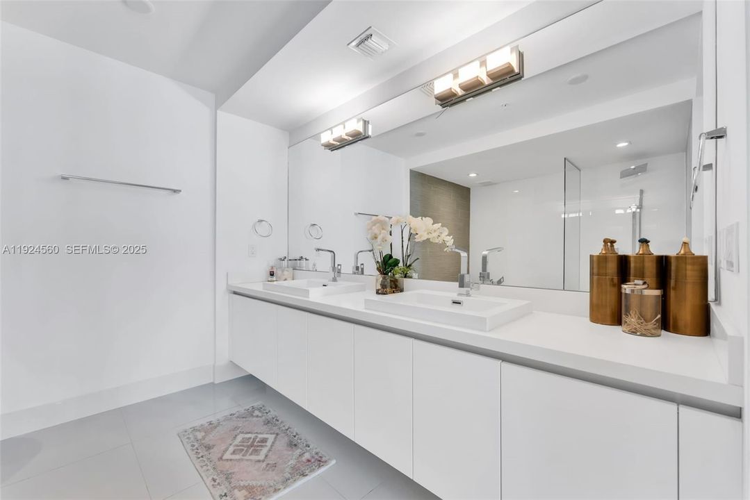 For Rent: $6,700 (3 beds, 3 baths, 1524 Square Feet)