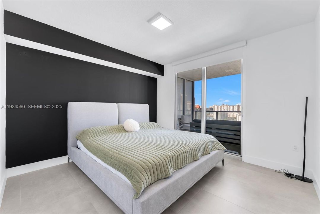 For Rent: $6,700 (3 beds, 3 baths, 1524 Square Feet)