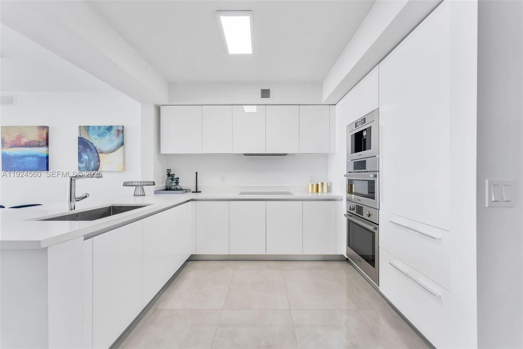 For Rent: $6,700 (3 beds, 3 baths, 1524 Square Feet)