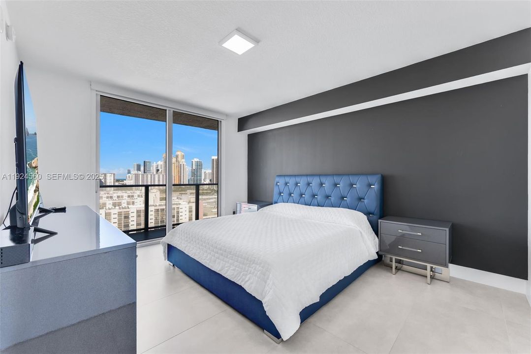 For Rent: $6,700 (3 beds, 3 baths, 1524 Square Feet)