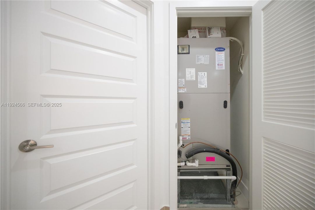 For Rent: $6,500 (5 beds, 3 baths, 2582 Square Feet)