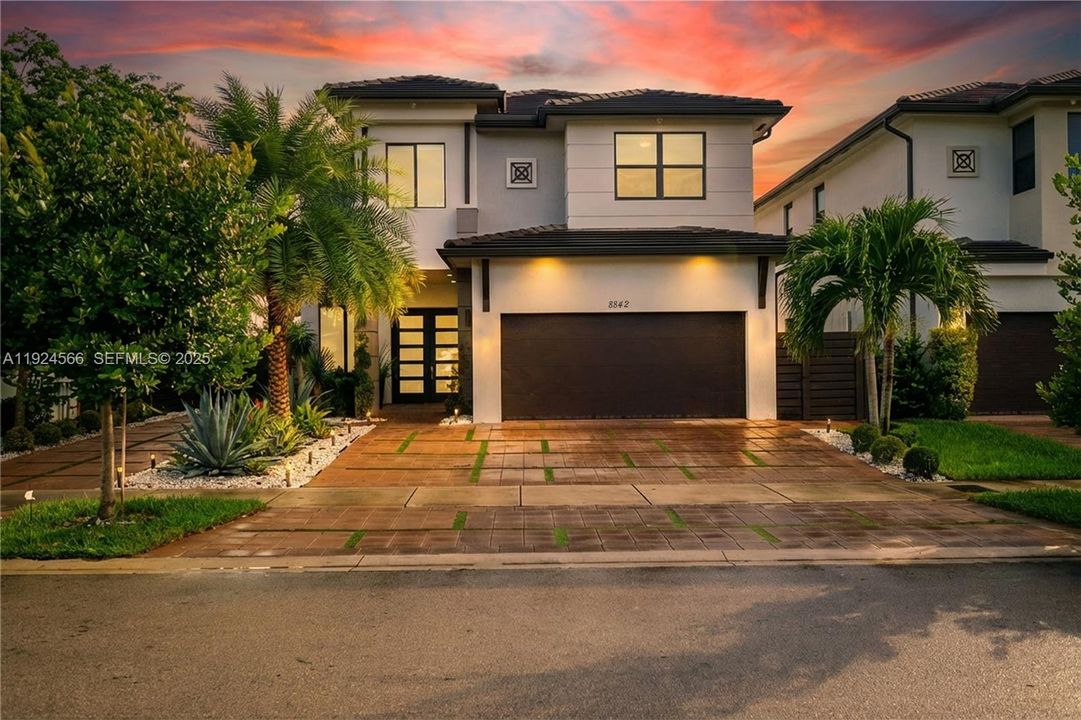 For Rent: $6,500 (5 beds, 3 baths, 2582 Square Feet)