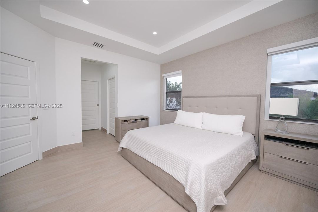 For Rent: $6,500 (5 beds, 3 baths, 2582 Square Feet)