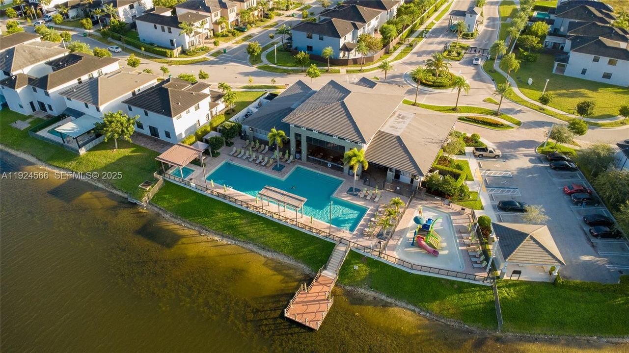 For Rent: $6,500 (5 beds, 3 baths, 2582 Square Feet)