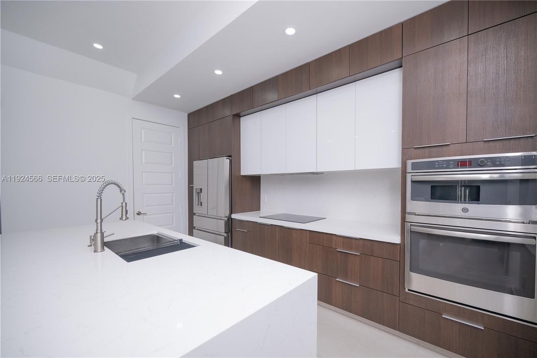 For Rent: $6,500 (5 beds, 3 baths, 2582 Square Feet)