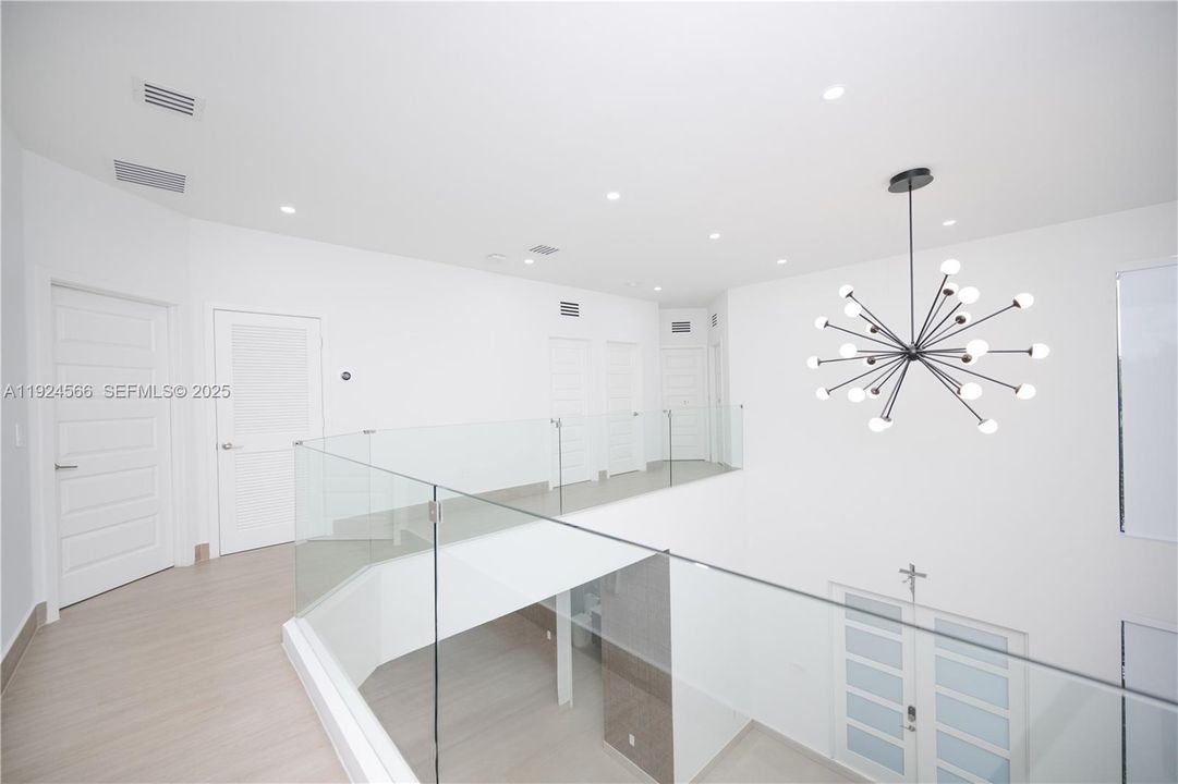 For Rent: $6,500 (5 beds, 3 baths, 2582 Square Feet)