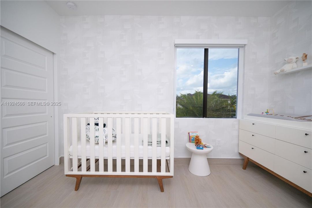 For Rent: $6,500 (5 beds, 3 baths, 2582 Square Feet)