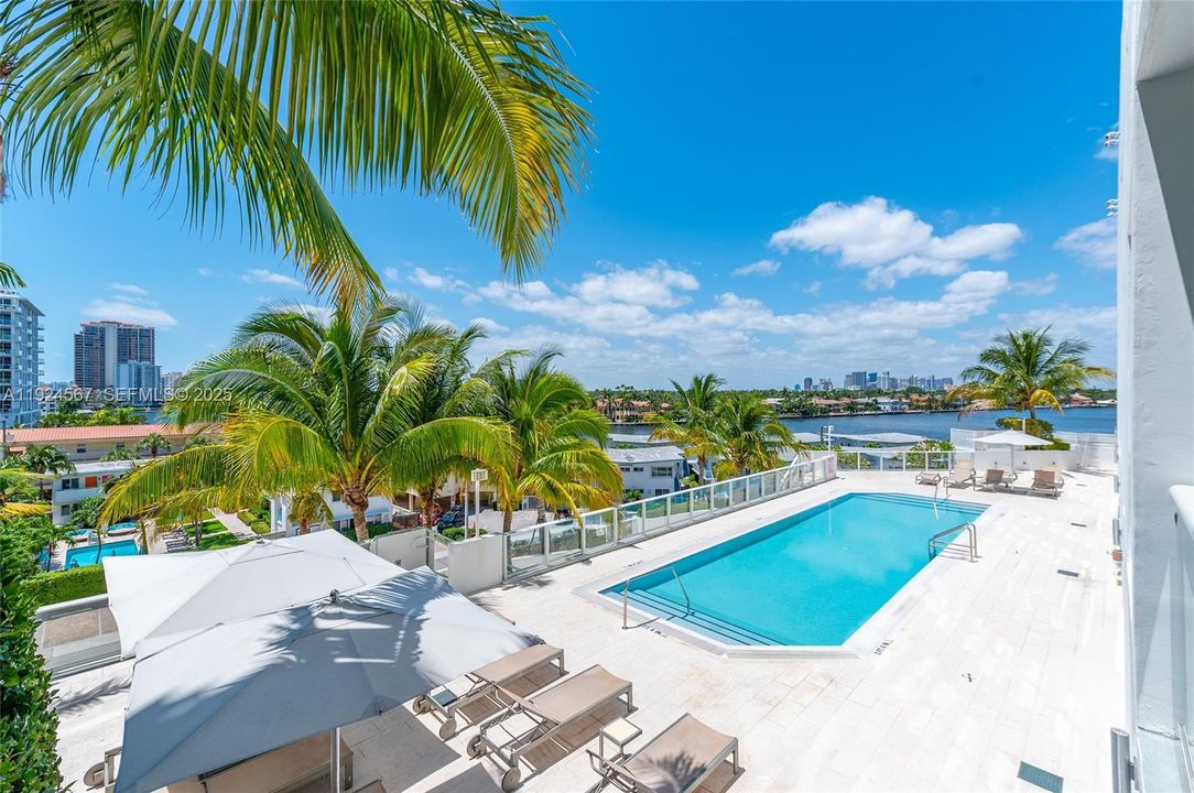 For Rent: $6,200 (2 beds, 2 baths, 1286 Square Feet)