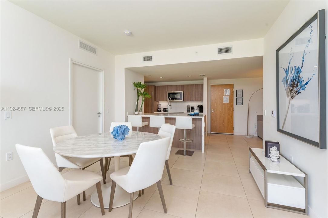 For Rent: $6,200 (2 beds, 2 baths, 1286 Square Feet)