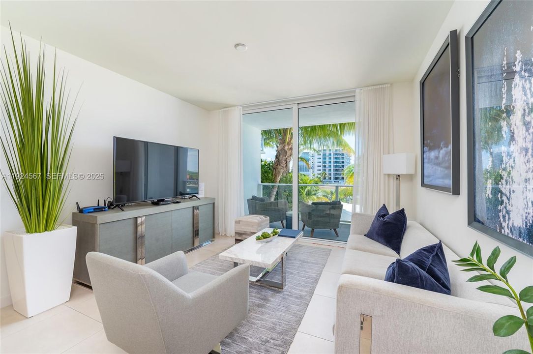 For Rent: $6,200 (2 beds, 2 baths, 1286 Square Feet)