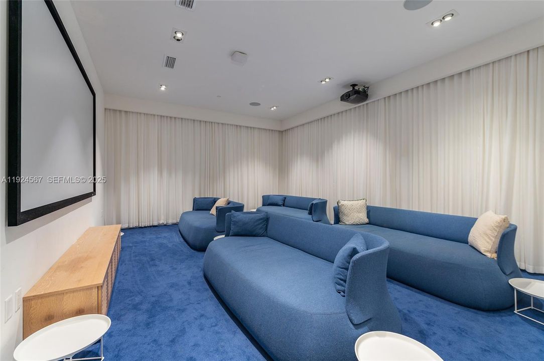 For Rent: $6,200 (2 beds, 2 baths, 1286 Square Feet)