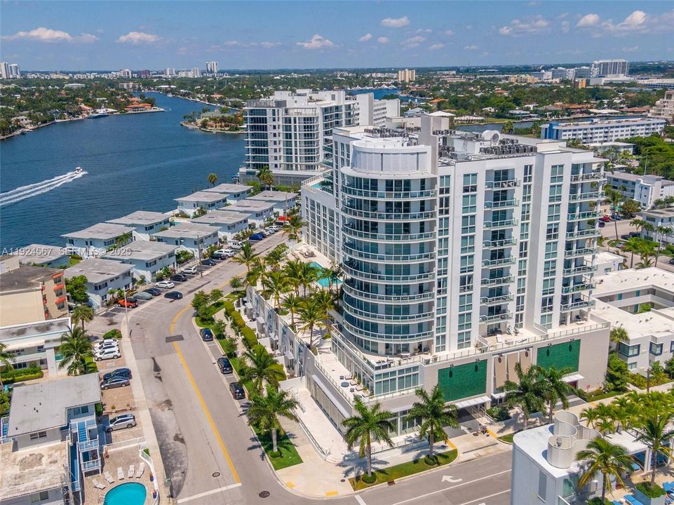 For Rent: $6,200 (2 beds, 2 baths, 1286 Square Feet)