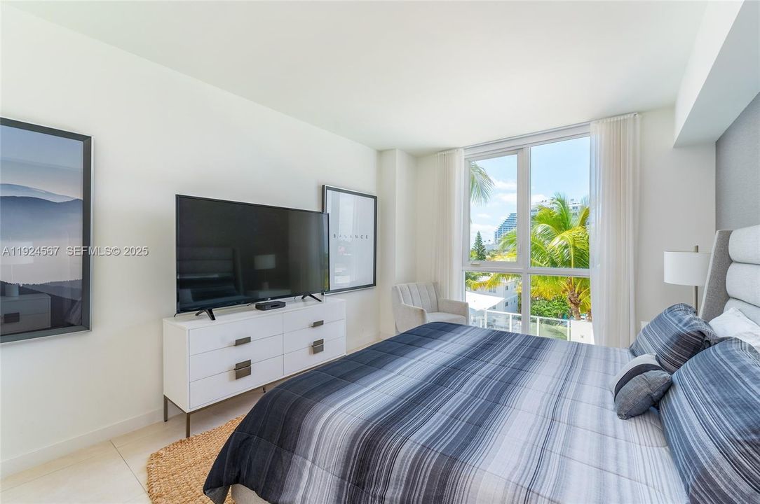 For Rent: $6,200 (2 beds, 2 baths, 1286 Square Feet)