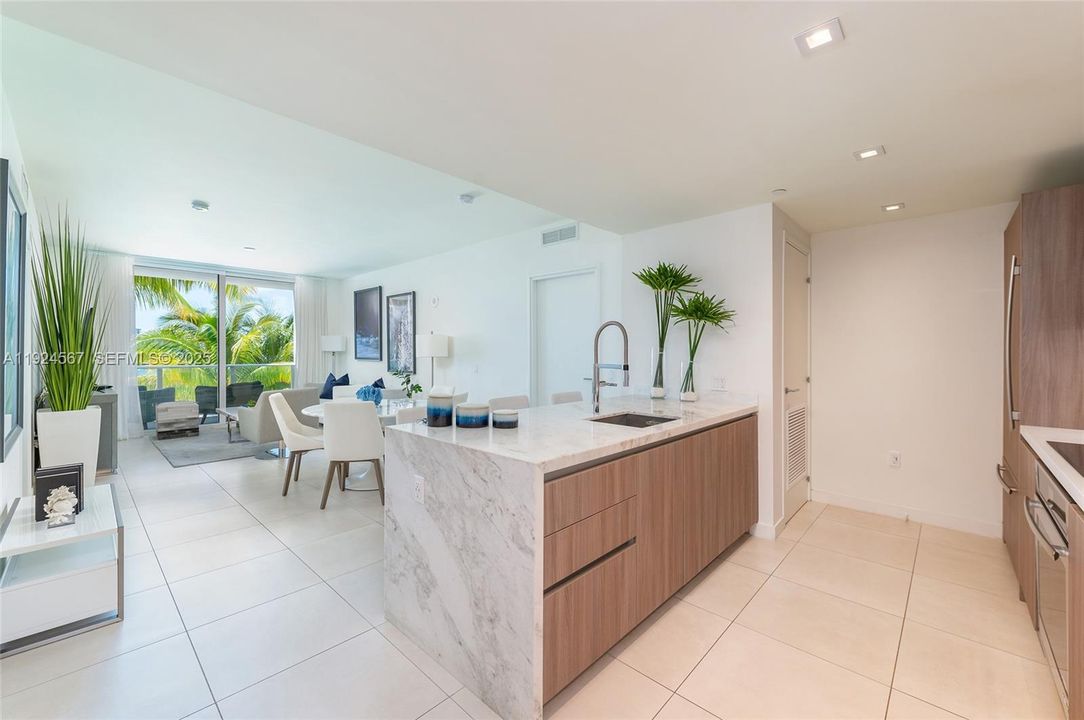 For Rent: $6,200 (2 beds, 2 baths, 1286 Square Feet)