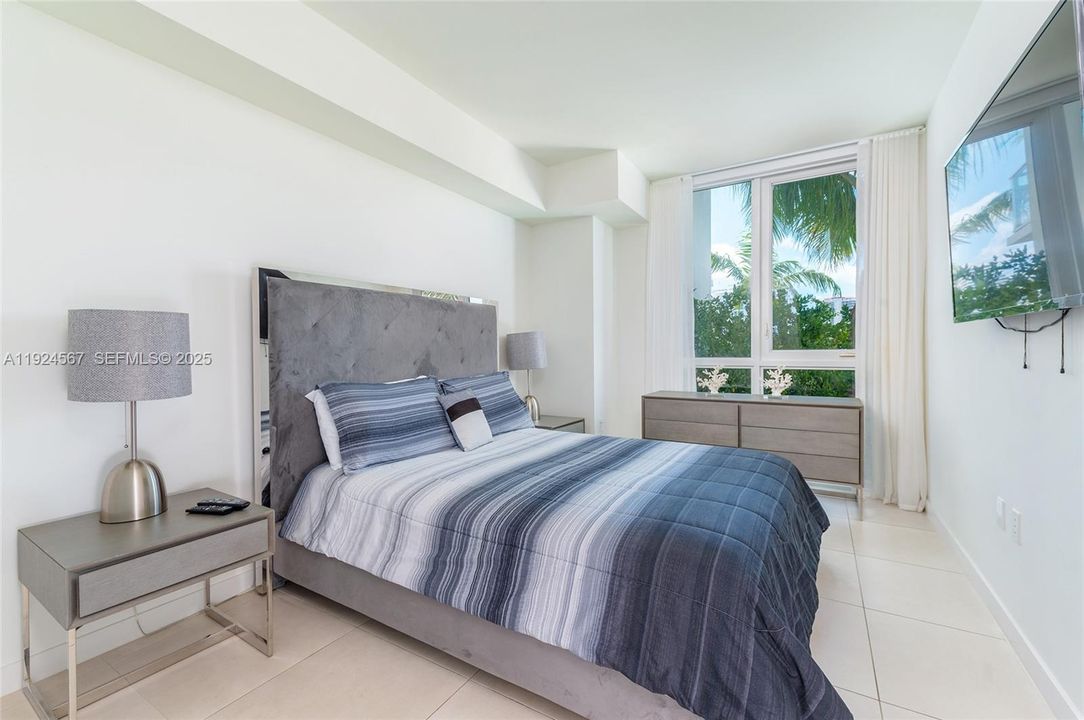 For Rent: $6,200 (2 beds, 2 baths, 1286 Square Feet)