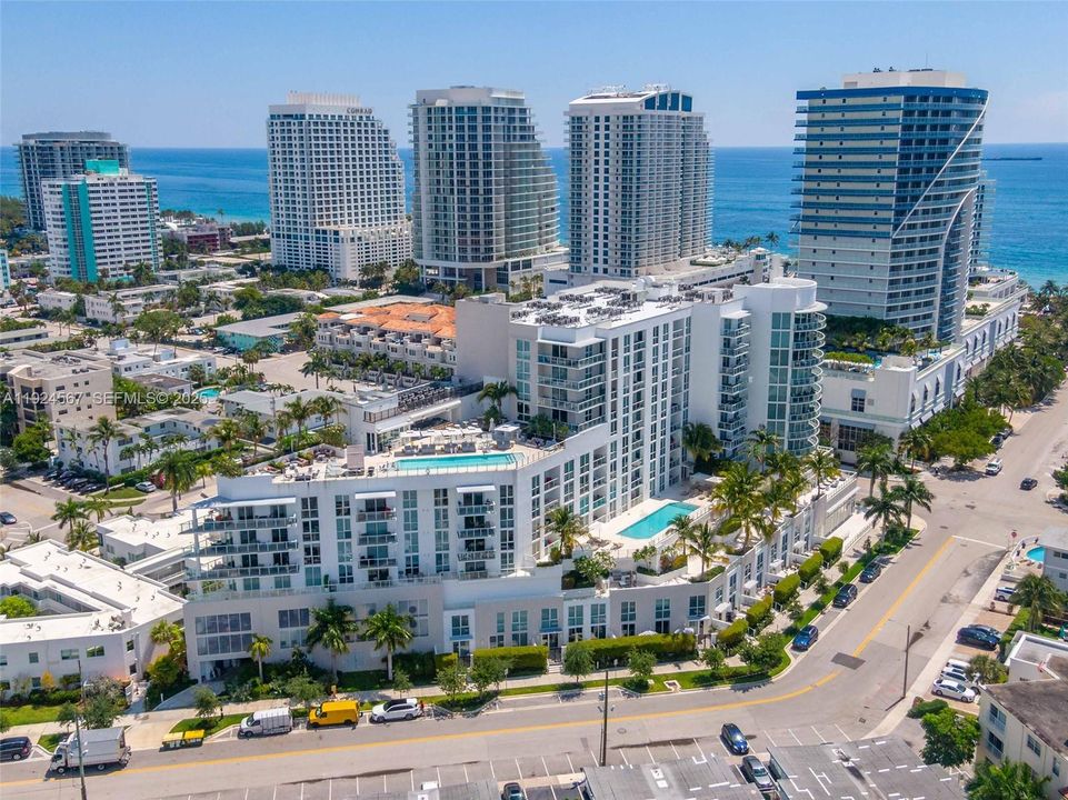 For Rent: $6,200 (2 beds, 2 baths, 1286 Square Feet)