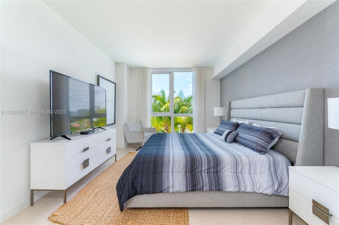 For Rent: $6,200 (2 beds, 2 baths, 1286 Square Feet)