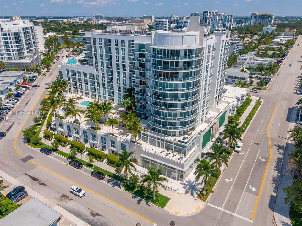 For Rent: $6,200 (2 beds, 2 baths, 1286 Square Feet)