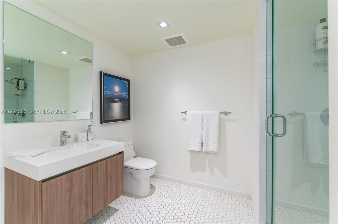 For Rent: $6,200 (2 beds, 2 baths, 1286 Square Feet)