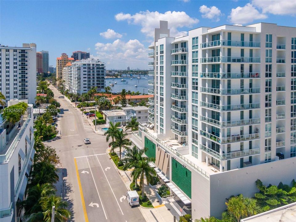 For Rent: $6,200 (2 beds, 2 baths, 1286 Square Feet)