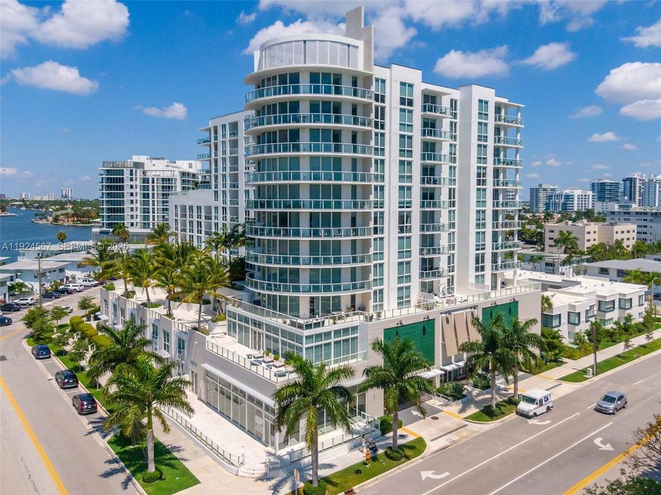 For Rent: $6,200 (2 beds, 2 baths, 1286 Square Feet)