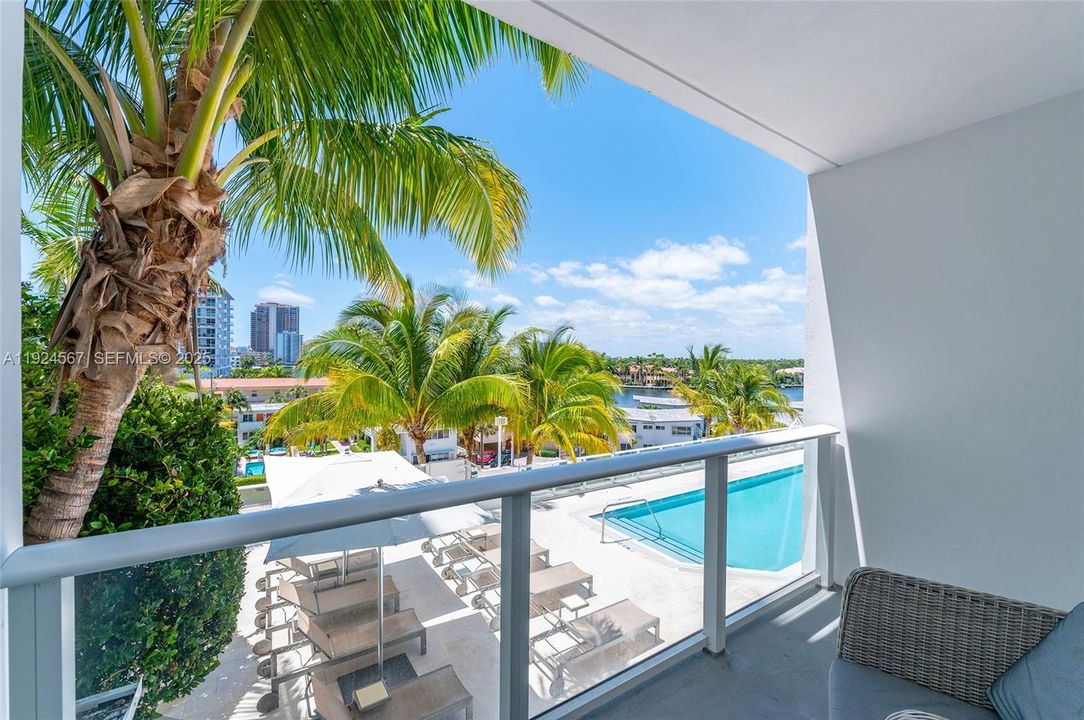 For Rent: $6,200 (2 beds, 2 baths, 1286 Square Feet)