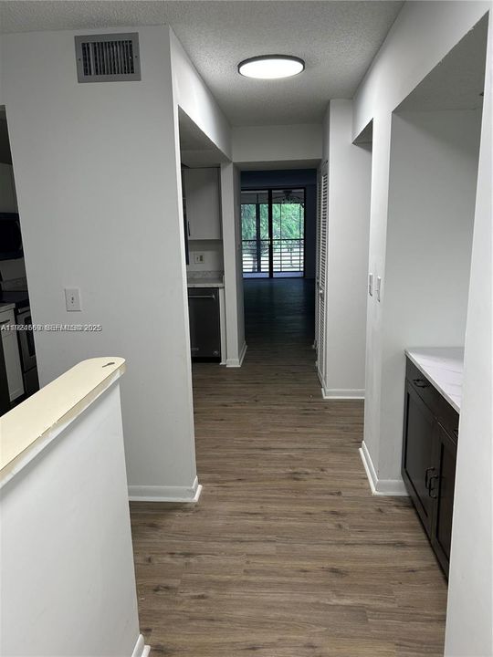 For Sale: $196,000 (2 beds, 2 baths, 1215 Square Feet)