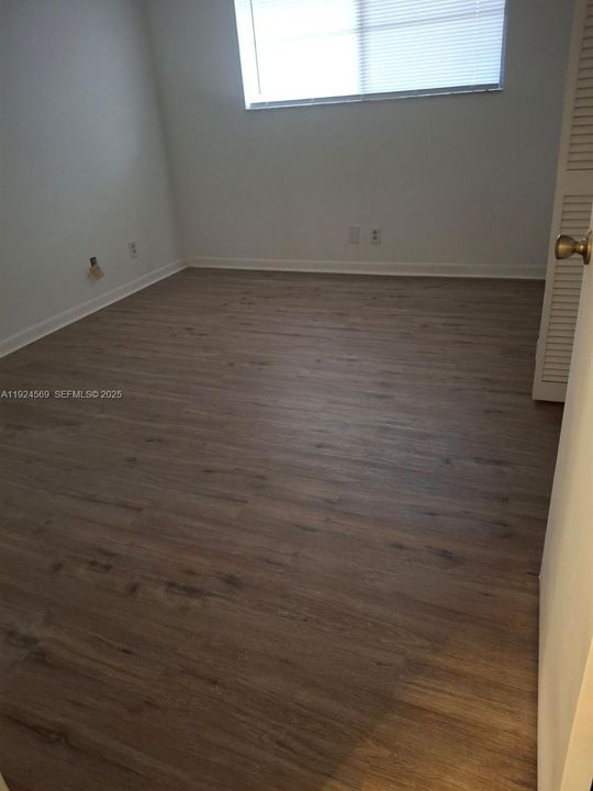 For Sale: $196,000 (2 beds, 2 baths, 1215 Square Feet)