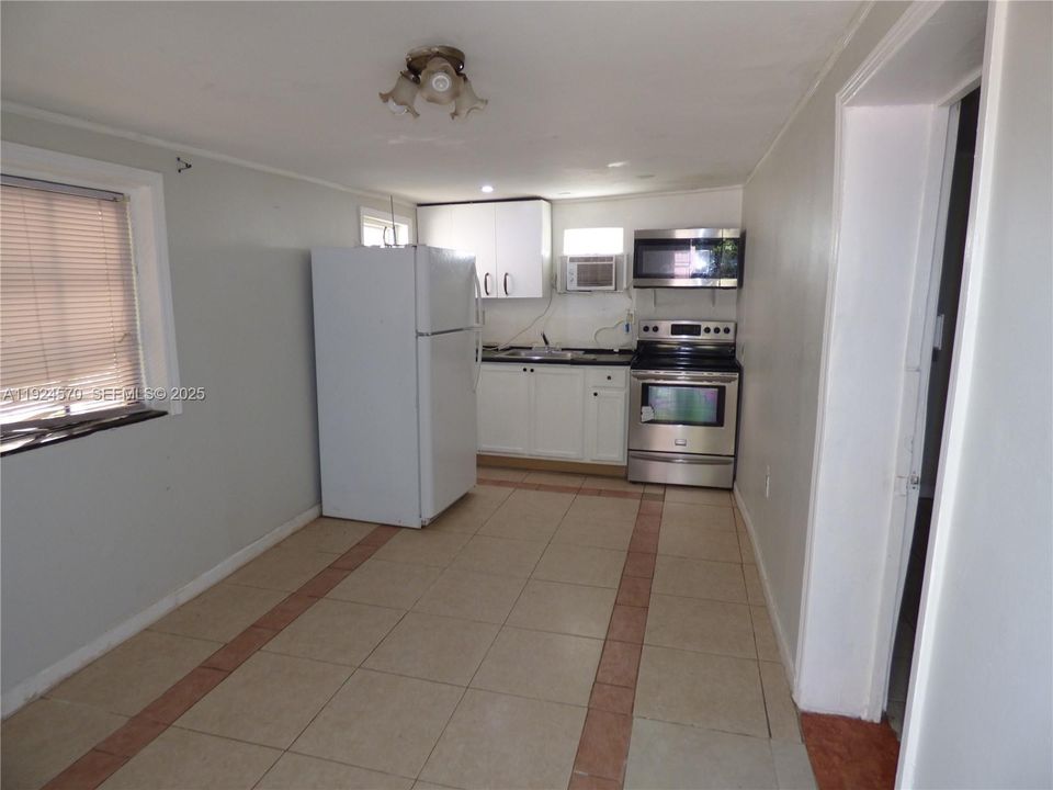 For Sale: $399,000 (0 beds, 0 baths, 1549 Square Feet)