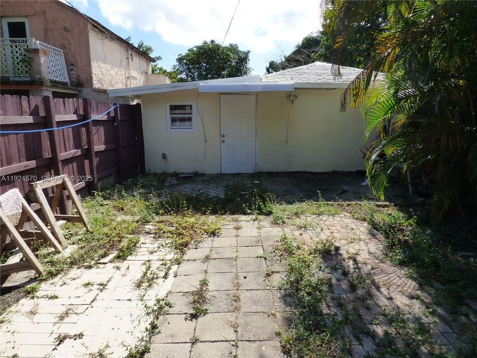 For Sale: $399,000 (0 beds, 0 baths, 1549 Square Feet)