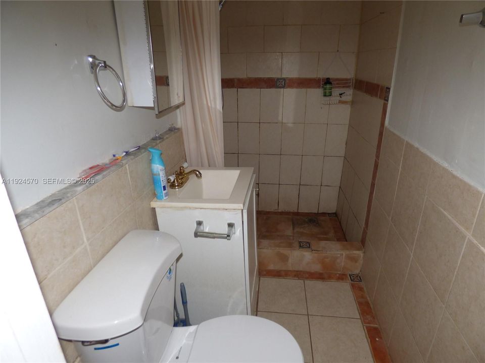 For Sale: $399,000 (0 beds, 0 baths, 1549 Square Feet)