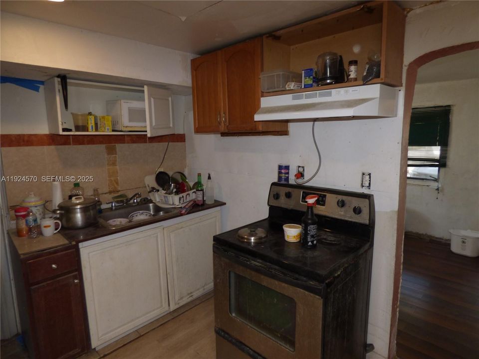 For Sale: $399,000 (0 beds, 0 baths, 1549 Square Feet)