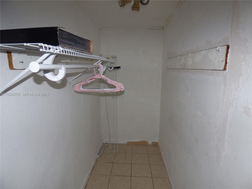 For Sale: $399,000 (0 beds, 0 baths, 1549 Square Feet)