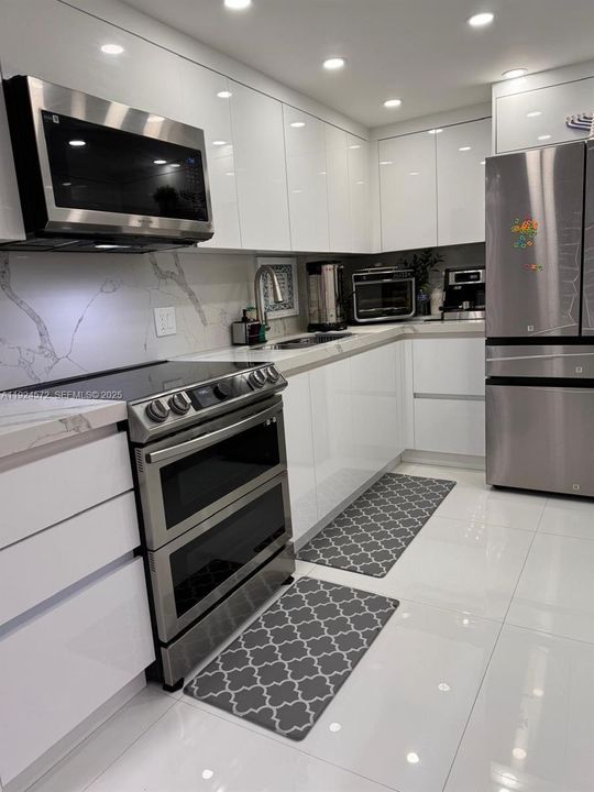 В аренду: $3,100 (2 спален, 2 ванн, 1202 Квадратных фут)