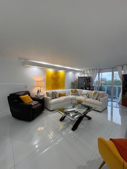 В аренду: $3,100 (2 спален, 2 ванн, 1202 Квадратных фут)