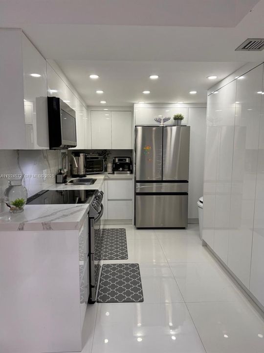 В аренду: $3,100 (2 спален, 2 ванн, 1202 Квадратных фут)