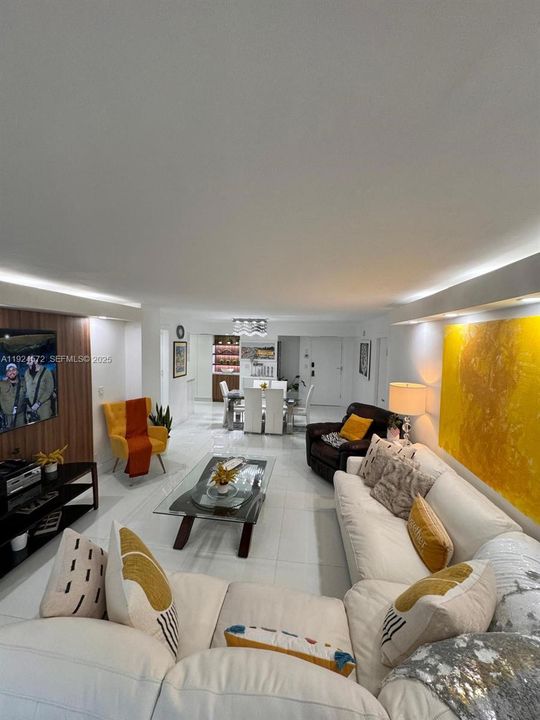 В аренду: $3,100 (2 спален, 2 ванн, 1202 Квадратных фут)