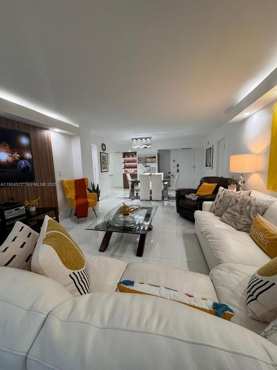 В аренду: $3,100 (2 спален, 2 ванн, 1202 Квадратных фут)