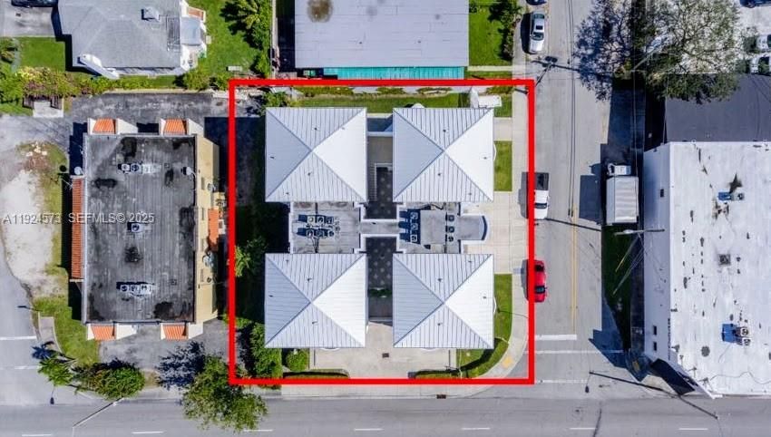 В аренду: $1,950 (1 спален, 1 ванн, 800 Квадратных фут)