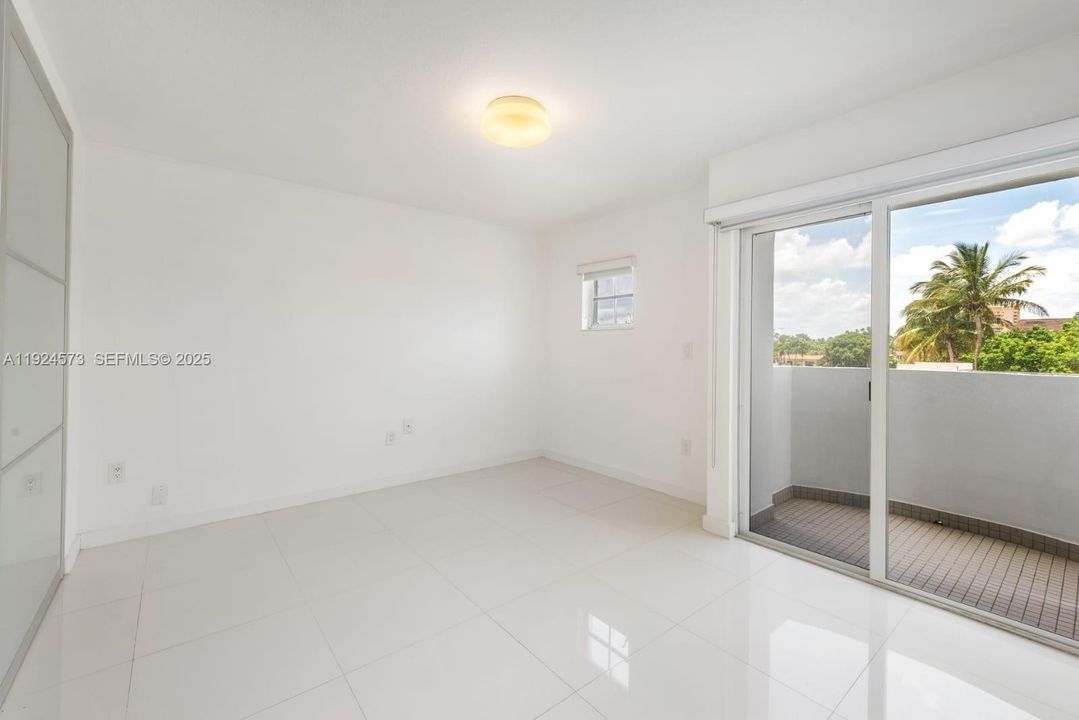 В аренду: $1,950 (1 спален, 1 ванн, 800 Квадратных фут)