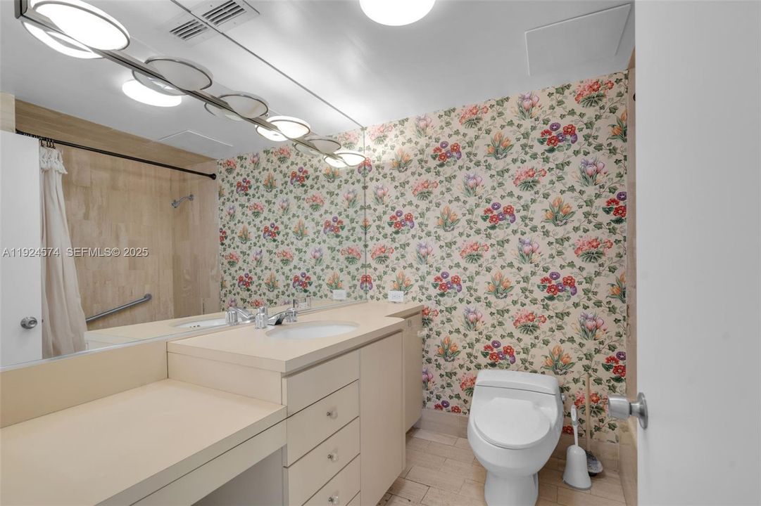 For Sale: $649,000 (3 beds, 4 baths, 2190 Square Feet)