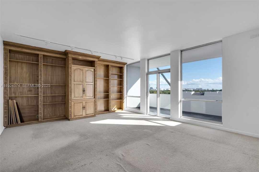 For Sale: $649,000 (3 beds, 4 baths, 2190 Square Feet)