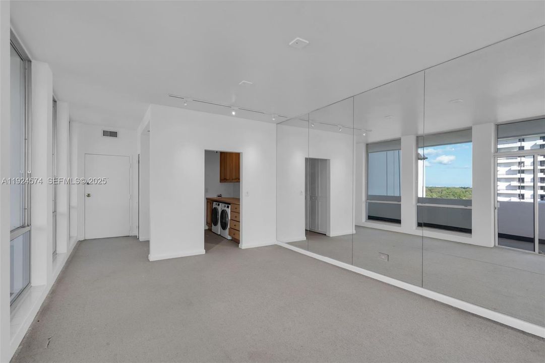 For Sale: $649,000 (3 beds, 4 baths, 2190 Square Feet)