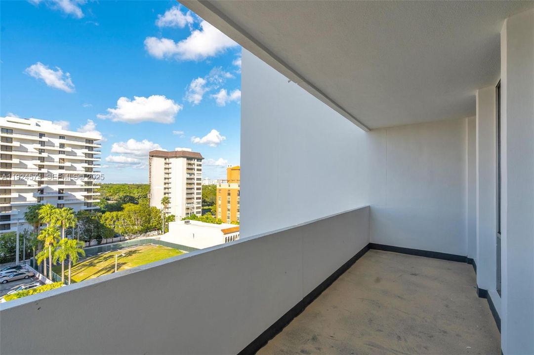 For Sale: $649,000 (3 beds, 4 baths, 2190 Square Feet)