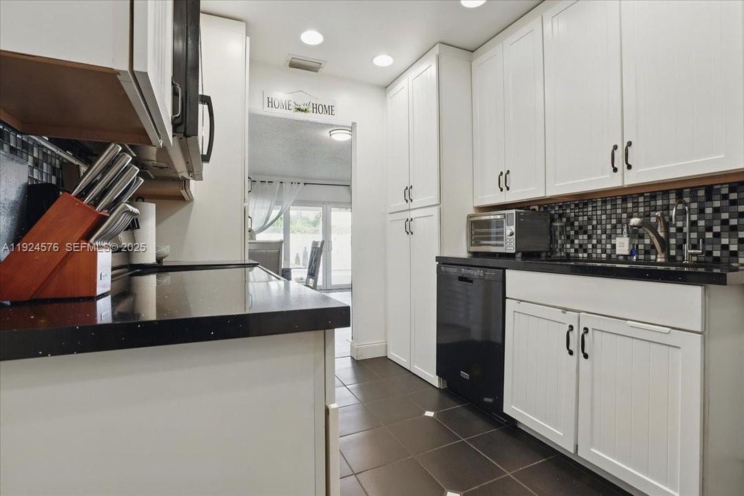 На продажу: $499,000 (2 спален, 2 ванн, 1113 Квадратных фут)