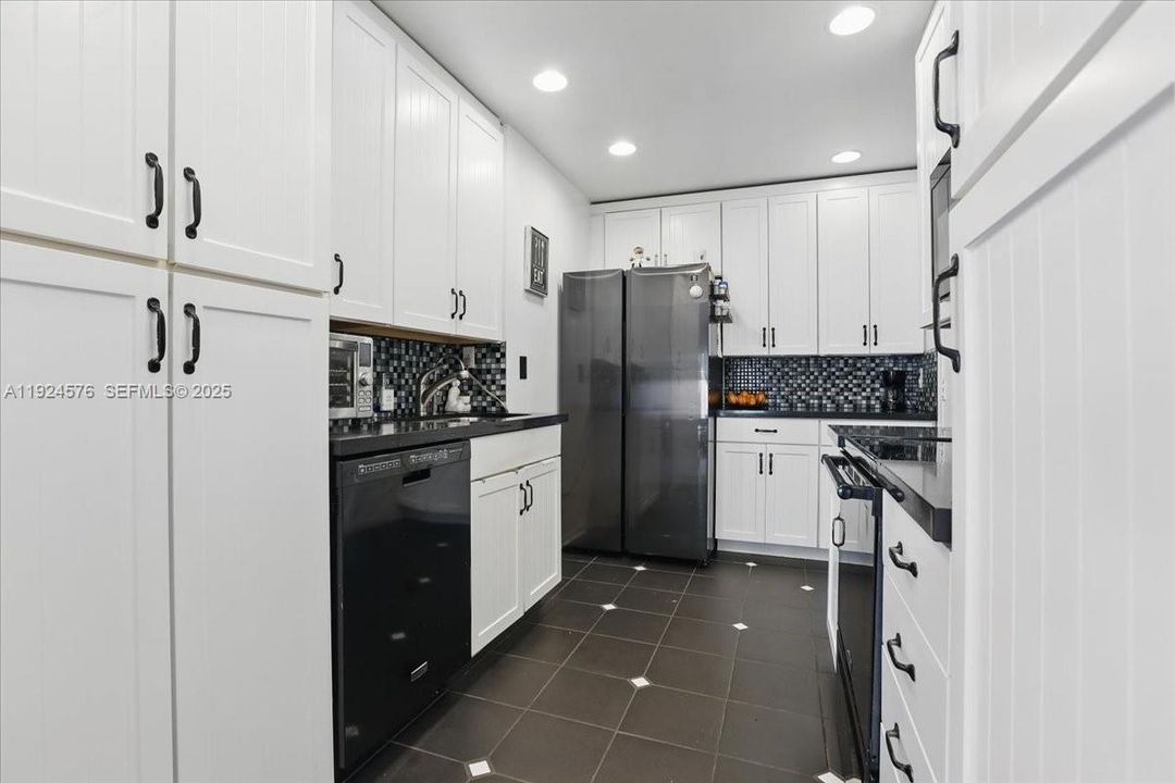 На продажу: $499,000 (2 спален, 2 ванн, 1113 Квадратных фут)