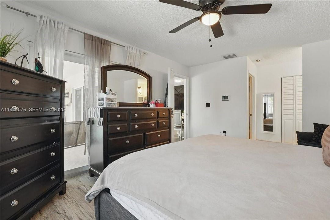 На продажу: $499,000 (2 спален, 2 ванн, 1113 Квадратных фут)